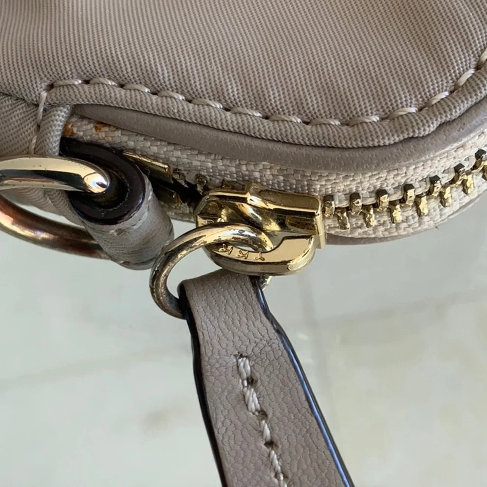 MZ Wallace Tan Crossbody Bag with Adjustable Strap and Everyday Style - Picture 9 of 9